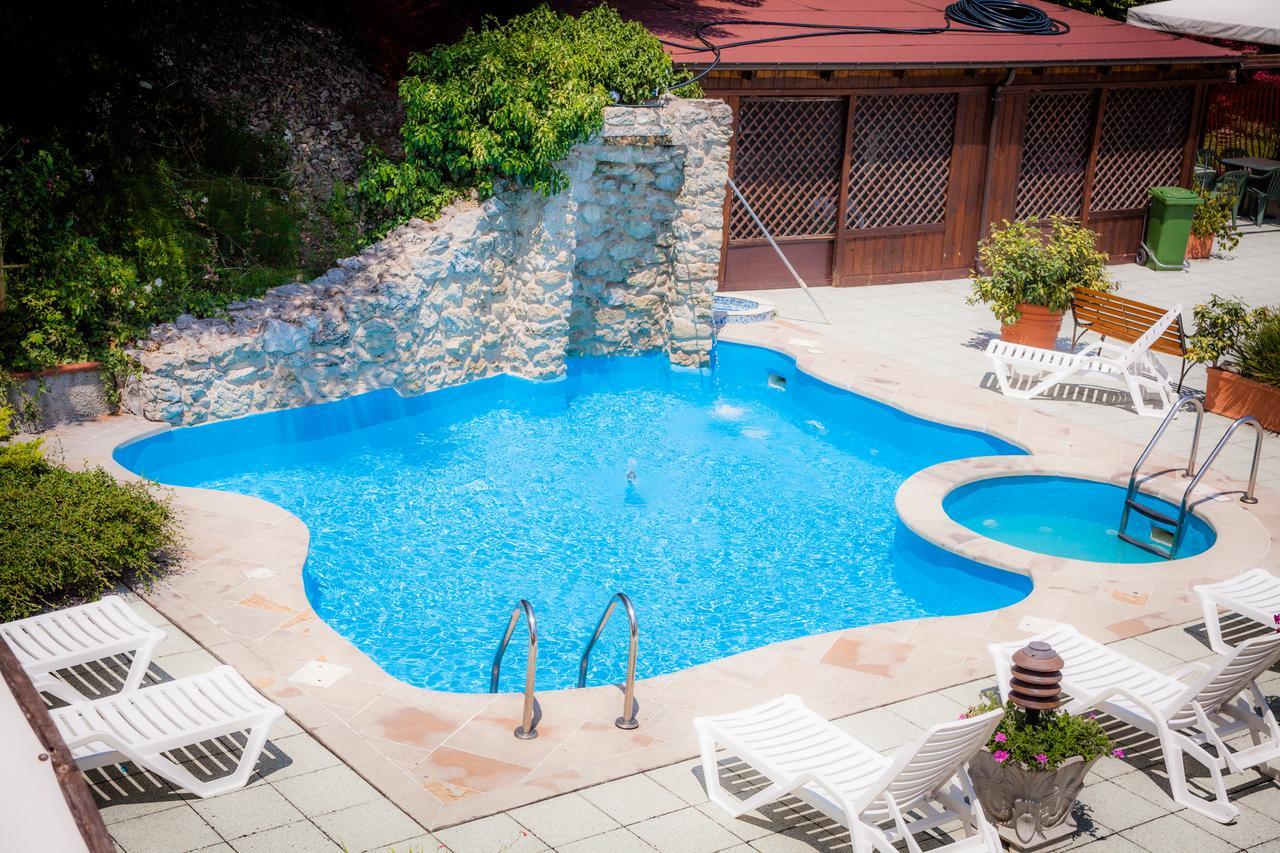 Hotel Ulisse Carpegna Exterior photo